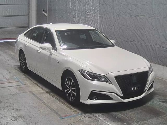 TOYOTA CROWN 2018