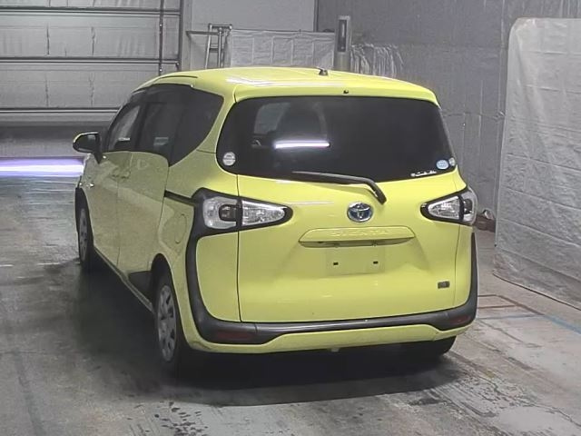 TOYOTA SIENTA 2015