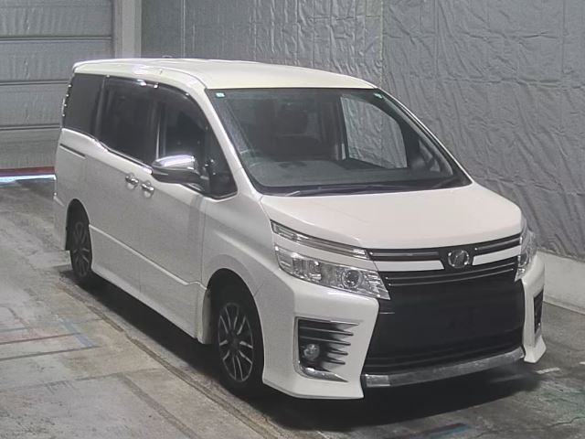 TOYOTA VOXY 2015