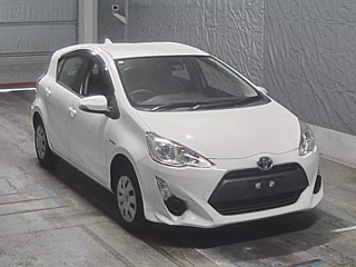 TOYOTA AQUA 2016