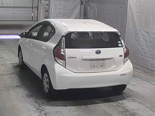 TOYOTA AQUA 2016