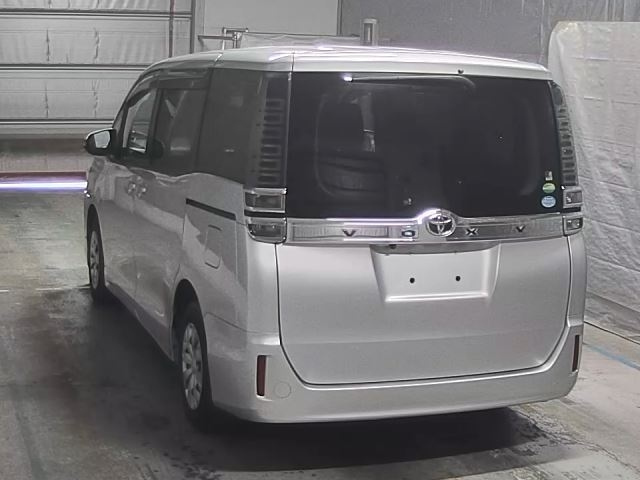 TOYOTA VOXY 2018