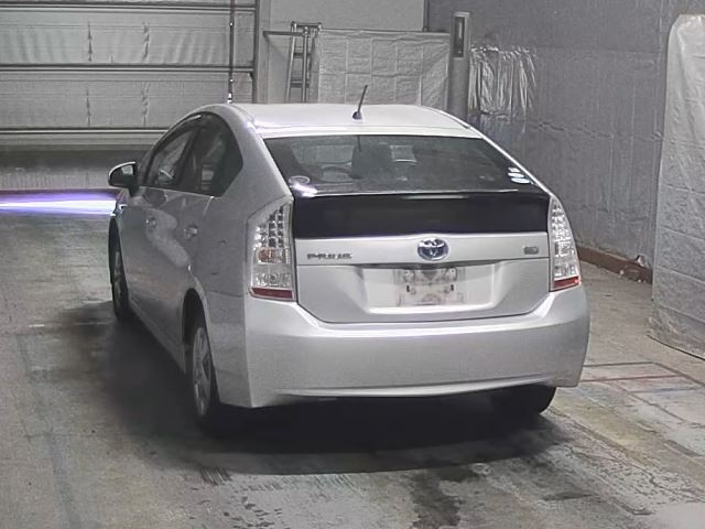 TOYOTA PRIUS 2010