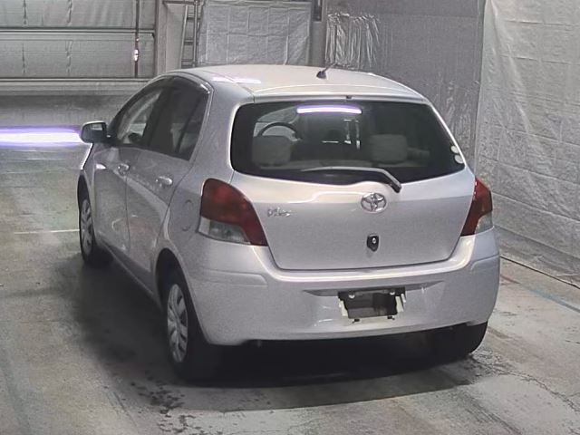 TOYOTA VITZ 2010