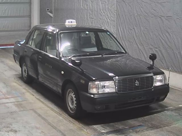 TOYOTA CROWN COMFORT 2013