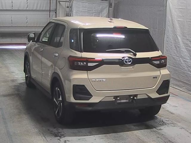 TOYOTA RAIZE 2022