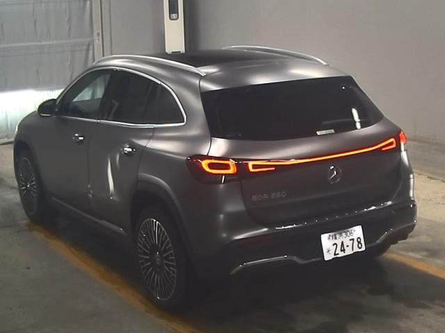 MERCEDES BENZ EQA 2022