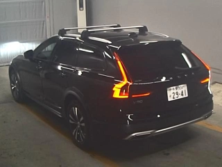 VOLVO V90 2021