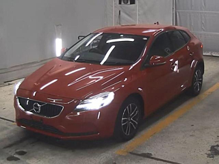 VOLVO V40 2018