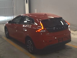 VOLVO V40 2018