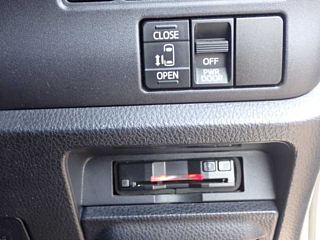 TOYOTA NOAH 2018