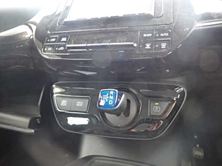 TOYOTA PRIUS 2021