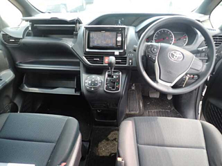 TOYOTA NOAH 2016
