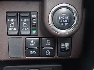 TOYOTA ROOMY 2019