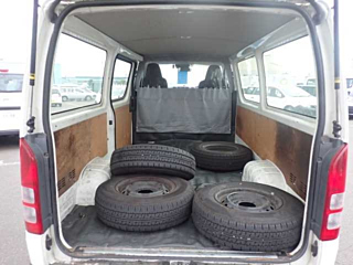TOYOTA HIACE VAN 2020
