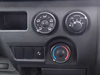 TOYOTA HIACE VAN 2020