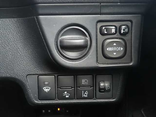 TOYOTA COROLLA FIELDER 2019