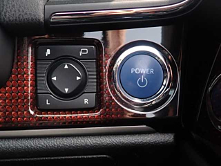 TOYOTA CROWN 2017