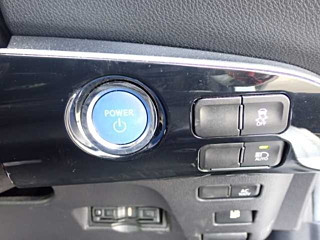 TOYOTA PRIUS 2022