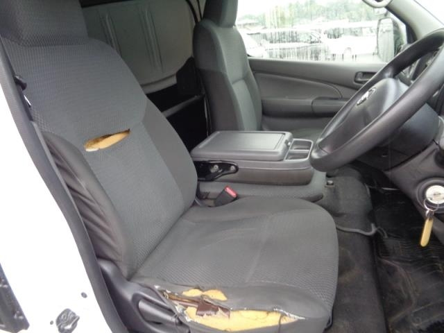 NISSAN CARAVAN VAN 2016