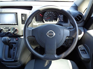 NISSAN NV200 2020