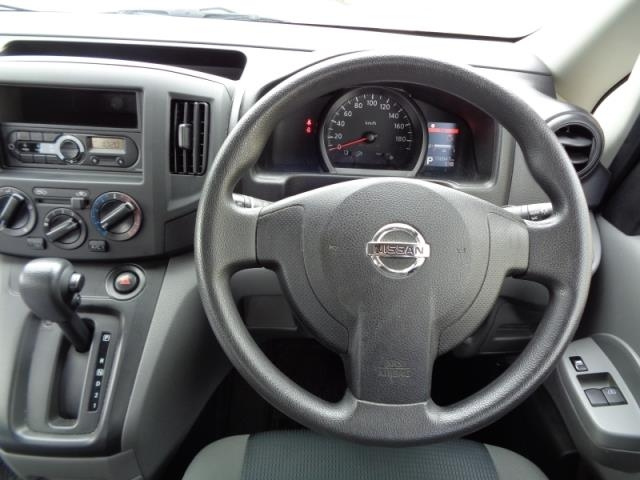 NISSAN NV200 2020