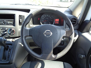 NISSAN NV200 2018