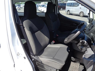 NISSAN NV200 2018
