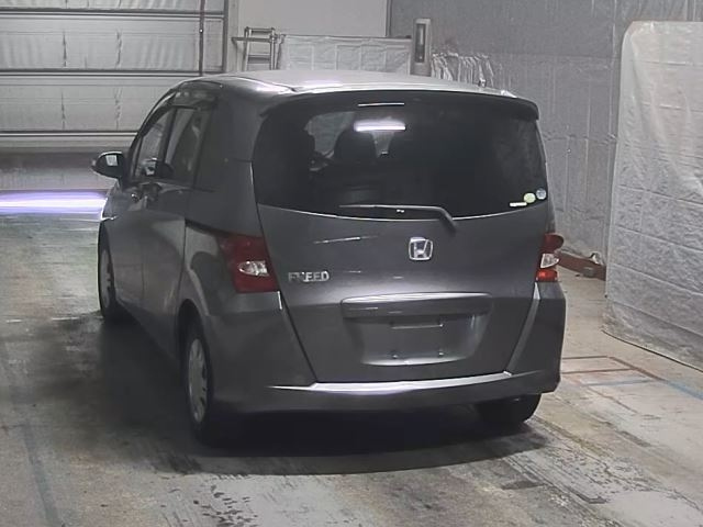 HONDA FREED 2010