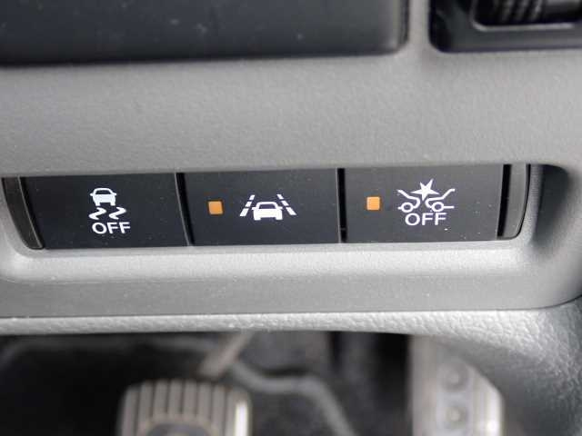 NISSAN NV200 2020