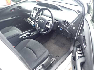 TOYOTA PRIUS 2018