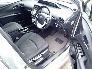TOYOTA PRIUS 2018