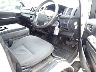 TOYOTA HIACE VAN 2020