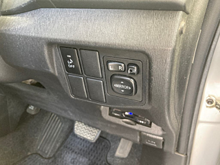 TOYOTA PRIUS 2012