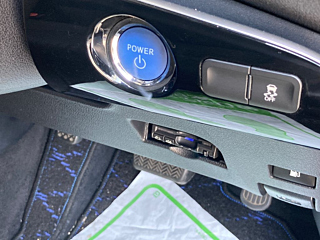 TOYOTA PRIUS 2016