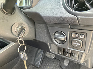 TOYOTA COROLLA FIELDER 2019