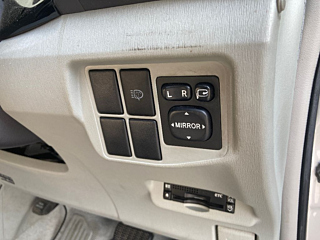 TOYOTA PRIUS 2011