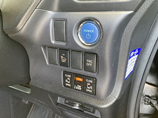 TOYOTA NOAH 2014