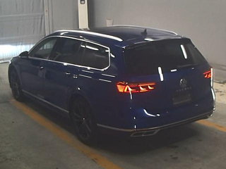 VOLKSWAGEN PASSAT VARIANT 2022