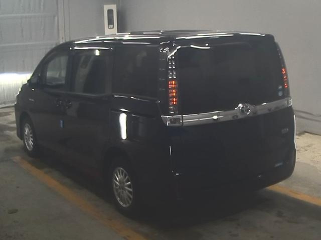 TOYOTA VOXY 2014