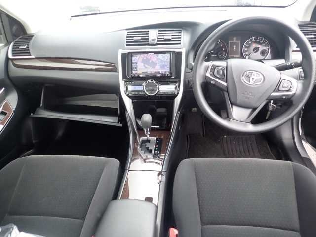 TOYOTA PREMIO 2019