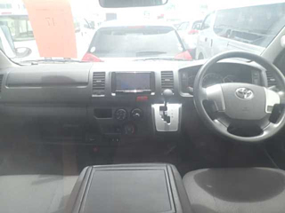 TOYOTA HIACE VAN 2020