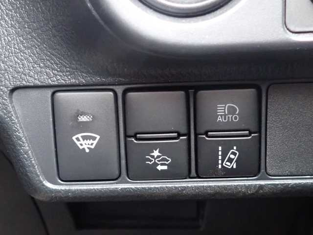 TOYOTA COROLLA FIELDER 2019