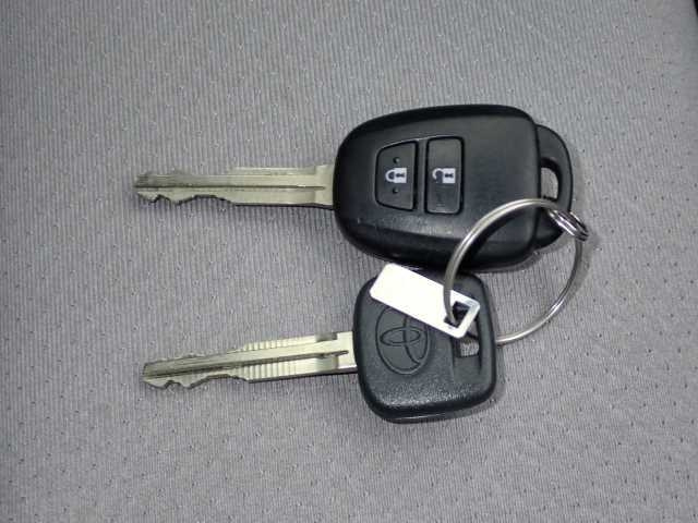 TOYOTA COROLLA AXIO 2016