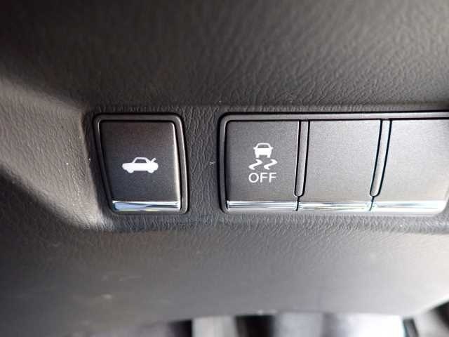 NISSAN FUGA 2011