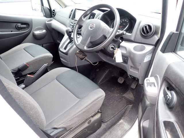 NISSAN NV200 2018