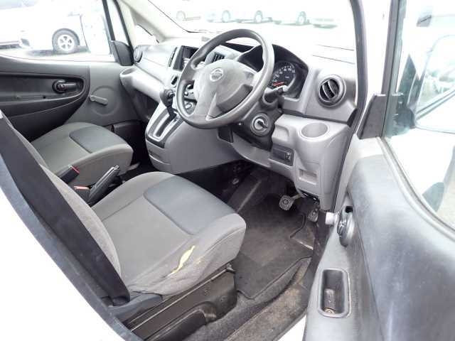 NISSAN NV200 2017