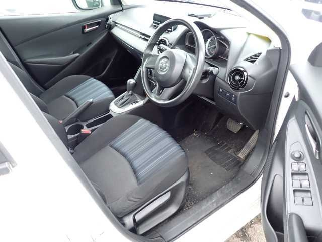 MAZDA DEMIO 2016