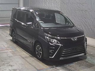 TOYOTA VOXY 2018