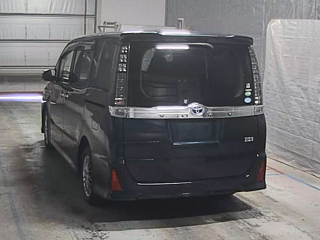TOYOTA VOXY 2017